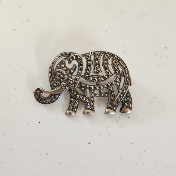 Vintage Jewelry - Vintage Elephant Pin Brooch Large Silver Tone Rhinestones Costume Jewlery 90s